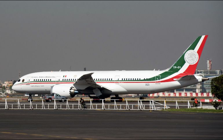 El Presidente dijo que la nave puede ser rentada por todos, por lo que llamó a la sociedad, ya sea para una boda o unos 15 años. AFP / ARCHIVO