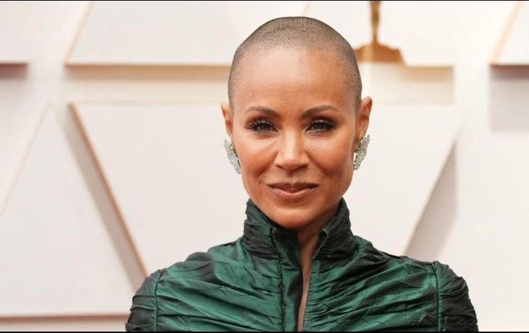 Jada Pinkett acudió a la ceremonia de los Oscar con la cabeza completamente rapada. GETTY IMAGES