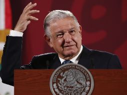 En cuanto los ciudadanos que no podrán votar por impedimento del INE, AMLO recomienda que apoyen invitando a otros. EFE / J. Méndez