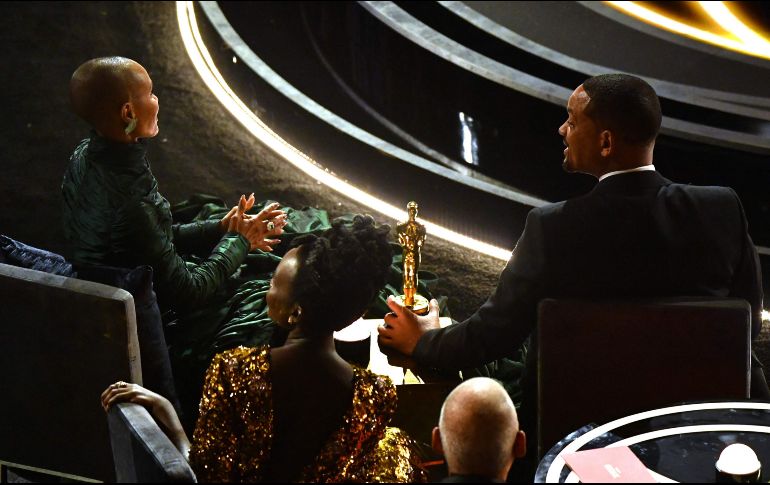 Durante la ceremonia de los Premios Oscar 2022, Chris Rock hizo una burla al aspecto de Pinkett-Smith. AFP / R. Beck