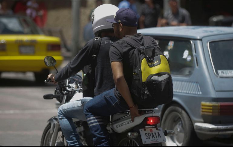 La vigencia de la propuesta es de seis meses, periodo en el que se revisará si con ella bajen los delitos a consecuencia de los motoladrones. EL INFORMADOR/ARCHIVO