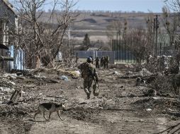 Diversas regiones de Ucrania siguen bajo el fuego del Ejército de Rusia. AFP/A. Messinis