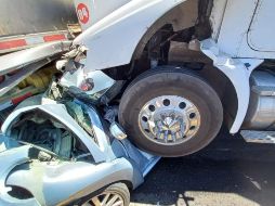 El accidente ocurrió entre tráileres en la carretera Colima-Guadalajara. ESPECIAL