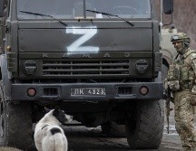 La letra Z no es parte del alfabeto cirílico, sin embargo, lo llevan estampados los tanques rusos, y se deja pintado por las tropas rusas en las poblaciones ucranianas. EFE/ S. ILNITSKY