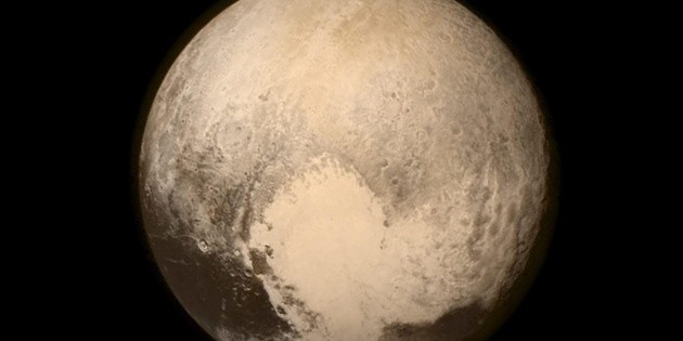 Pluto: Scientists discover giant icy volcano