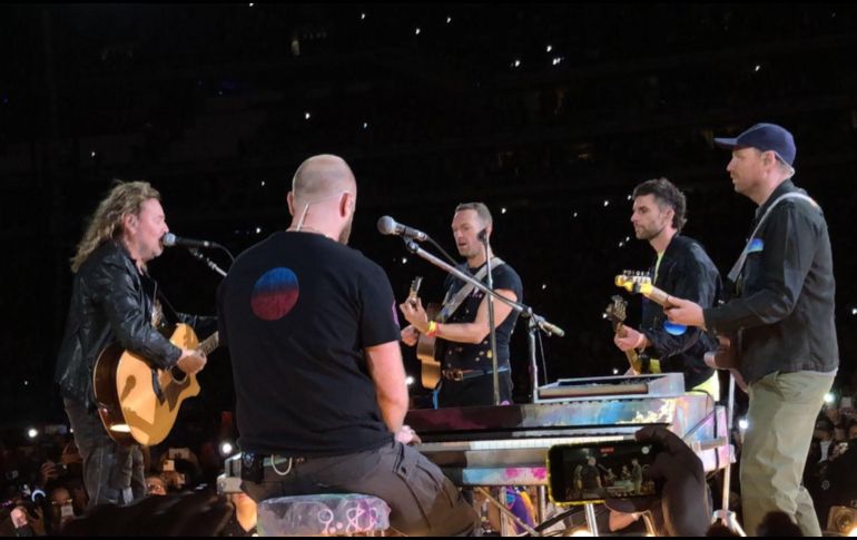 Momento emblemático para los tapatíos fue la aparición de Fher Olvera de Manáen el concierto de Coldplay. CORTESÍA / Daniel Gamez