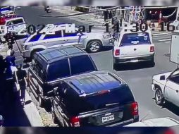 En el video se puede apreciar que la niña viene en bicicleta en sentido contrario cuando es impactada por la camioneta. ESPECIAL