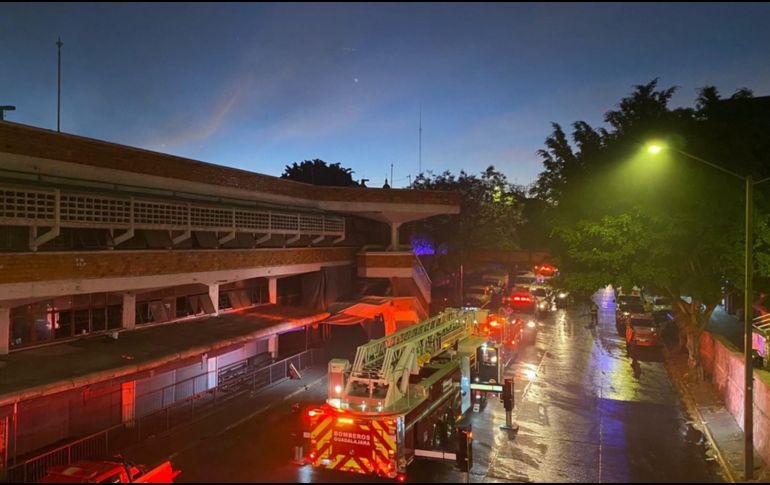 Hasta el momento, se desconoce con exactitud cuáles fueron los daños, pero se habla de una afectación del 25% del Mercado San Juan de Dios. ESPECIAL /