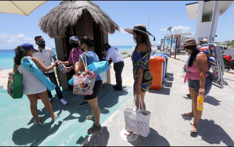 La pandemia ha causado una serie de estragos que han minado la capacidad adquisitiva de muchas personas, por lo que las posibilidades de viajar se han visto realmente reducidas. EFE / ARCHIVO