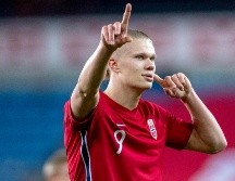 Erling Haaland será uno de los cracks que tendrá que ver el Mundial de Qatar 2022 desde su casa. EFE/J. Parsa