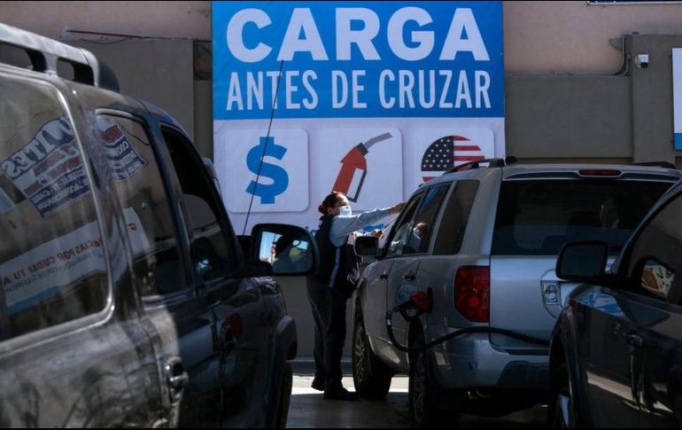 Señalan que algunas gasolineras cercadas a la frontera han experimentado en el último mes un aumento de las ventas del 6%. GETTY IMAGES /