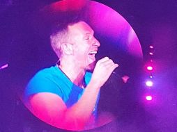 Un fan de la banda Coldplay se volvió viral por su particular entusiasmo por las cámaras y la pizza. EL INFORMADOR/E. Esparza