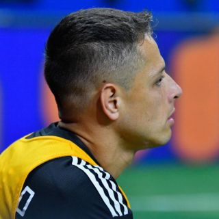 ¿Sin exagerar? Marco Fabián asegura que "Chicharito" puede poner nervioso a cualquier rival