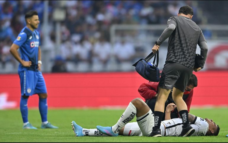Anderson Santamaría cayó mal durante el partido ante Cruz Azul quejándose de un fuerte impacto en un hombro. IMAGO 7 / ARCHIVO