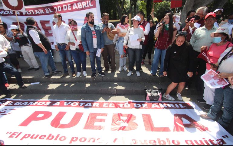 Divididos. En diferentes estados de la República manifestantes se han mostrado a favor y en contra de la revocación de mandato. SUN