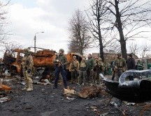 Autoridades reportan que durante la masacre de Bucha, causada por la guerra entre Rusia y Ucrania, alrededor de 300 personas fueron enterradas en fosas comunes. EFE / Presidencia de Ucrania