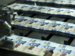 Instan a las instituciones bancarias que tengan billetes falsos retenidos durante la pandemia a hacerlos llegar a las oficinas de Banxico. SUN/ARCHIVO