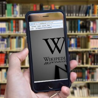 Rusia exige a Wikipedia que deje publicar "información falsa" sobre ofensiva