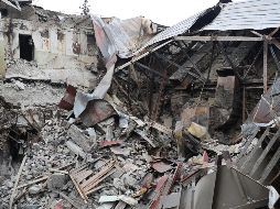 Mariúpol, ciudad en la que aún permanecen unas cien mil personas, se encuentra bajo asedio de las tropas rusas. AP / A. Alexandrov