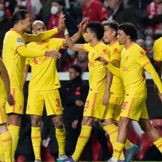 ¡Con pie y medio en Semis! Liverpool luce letal y derrota al Benfica de visita