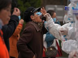 Las cifras vienen una carga considerable de incertidumbre porque muchos países han desistido de las pruebas, lo que significa que podría haber muchos casos no detectados. AP / A. Wong