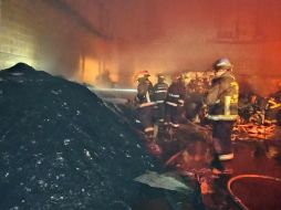 Se incendian tres bodegas en Parque Industrial en Tlaquepaque