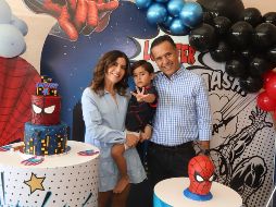 Vanessa Segovia Román, Luis Fernando Amador Segovia y Luis Fernando Amador Monroy. GENTE BIEN JALISCO/Claudio Jimeno