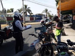 Agentes viales emitieron 80 folios a conductores por faltas a la Ley de Movilidad y Transporte del Estado de Jalisco.. ESPECIAL