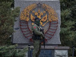 El Presidente de los ferrocarriles había comunicado anteriormente el bombardeo ruso en el paso elevado cerca de la estación Barvinkove. EFE / S. Ilnitsky