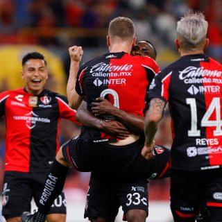 ¡Otra vez la "JuJu"! Atlas vence al Necaxa en noche redonda para Furch y Quiñones
