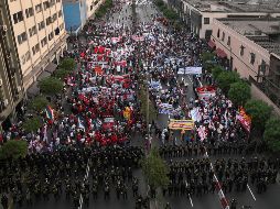 Sindicatos marcharon ayer en Lima para pedir el cierre del Congreso. AP/G. Pardo