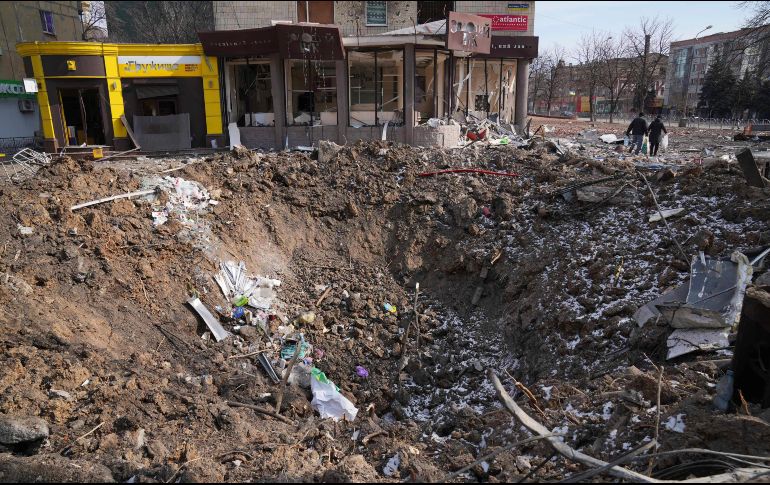 Autoridades ucranianas estiman una cantidad mucho mayor de destrucción. AP/E. Maloletka