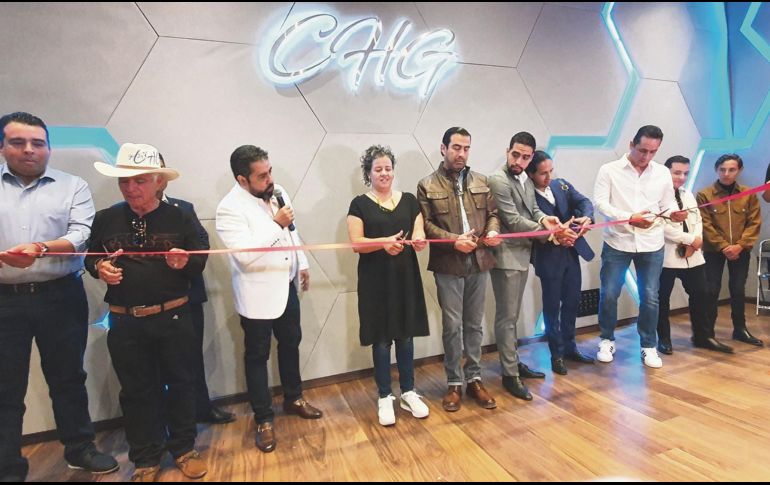 Corte de listón. ESPECIAL