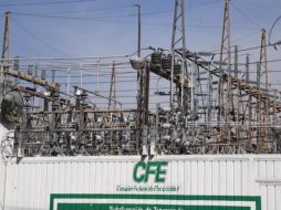 La CFE podrá celebrar contratos de cobertura eléctrica con compromiso de entrega física, por lo que podrá hacer despacho de sus propias centrales, por medio de un programa de generación. SUN/ ARCHVO