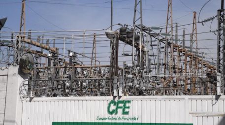 La CFE podrá celebrar contratos de cobertura eléctrica con compromiso de entrega física, por lo que podrá hacer despacho de sus propias centrales, por medio de un programa de generación. SUN/ ARCHVO