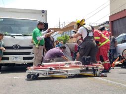 Un hombre de 50 años de edad se reporta grave de salud tras caer en el manubrio de su bicicleta en Guadalajara. ESPECIAL