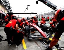 Después del Ferrari de Leclerc estarán los Red Bull de Verstappen y Checo Pérez. AFP/C. Chronis
