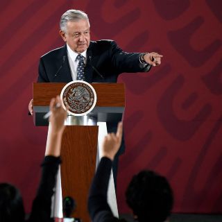 AMLO alista retiro de contratos de energía con iniciativa privada