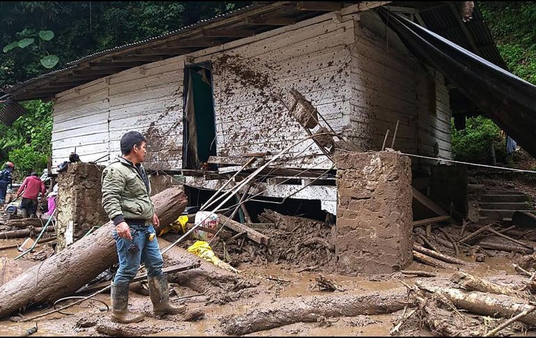 Habitantes de la zona afectada y autoridades siguen con los trabajos de rescate y limpieza. EFE/Gobierno de Antioquia