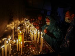 Los fieles caminan 40 kilómetros a través de los Andes, de Ambato a Baños de Agua Santa. EFE/J. Jácome
