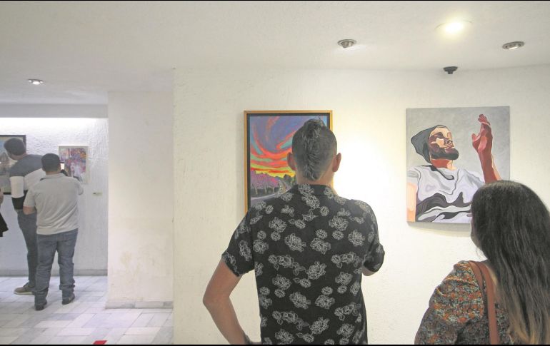 Pasillo del arte. La exposición al interior del Hotel Misión Carlton está abierta para visitantes y huéspedes. EL INFORMADOR/F. González