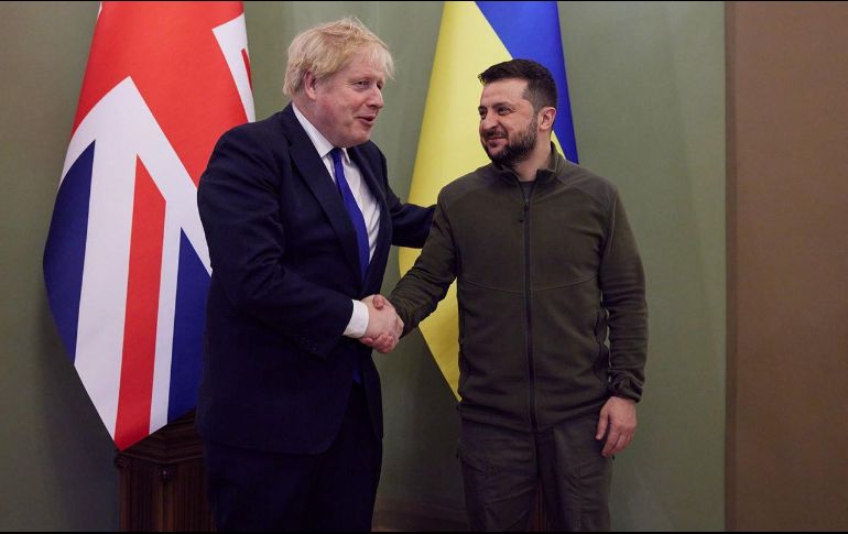 El Primer ministro de Inglaterra acudió a Kiev para entrevistarse con el presidente de Ucrania. EFE