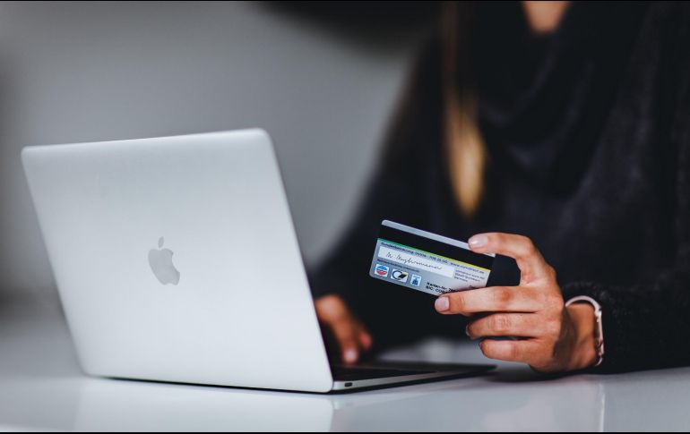 Las compras en línea son una alternativa que ha experimentado un crecimiento en Jalisco. ESPECIAL/Photo by Pickawood on Unsplash