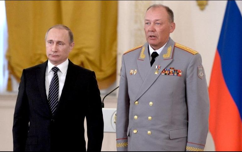 Vladimir Putin y Aleksandr Dvornikov en Moscú. GETTY IMAGES /