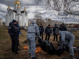 El hallazgo de estas fosas comunes en Bucha, de la que los rusos se retiraron la pasada semana, ha sido calificado por la fiscal general de Ucrania, Iryna Venediktova, de 
