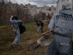 Según cifras de las autoridades ucranianas, al menos 186 niños han muerto a consecuencia de la guerra desde el inicio de la invasión rusa, 10 de los cuales en Bucha. EFE / M. Gutiérrez