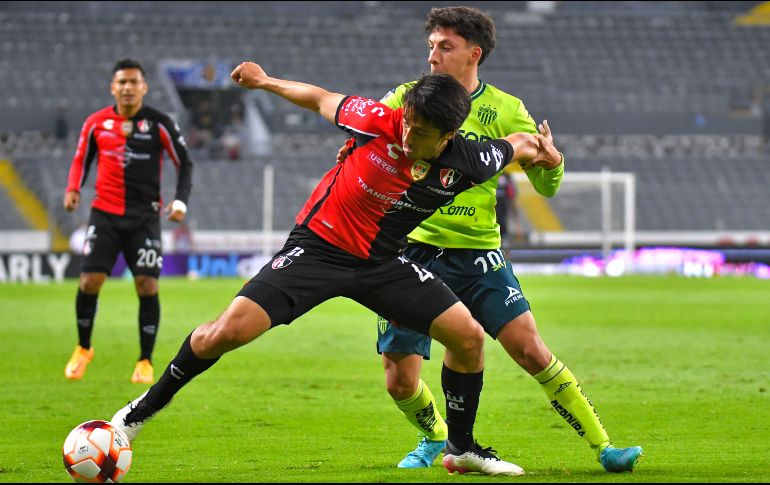 Javier Abella señala: 