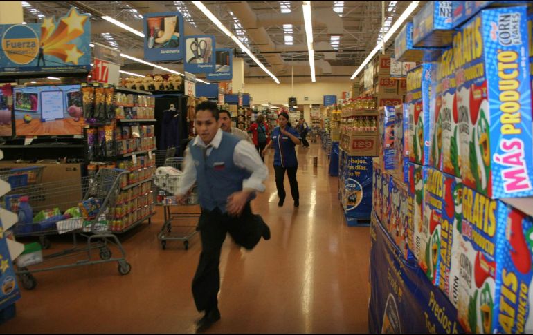 La Cofepris solicitó a supermercados y tiendas de conveniencia verificar su inventario para descartar lotes contaminados. NTX / ARCHIVO