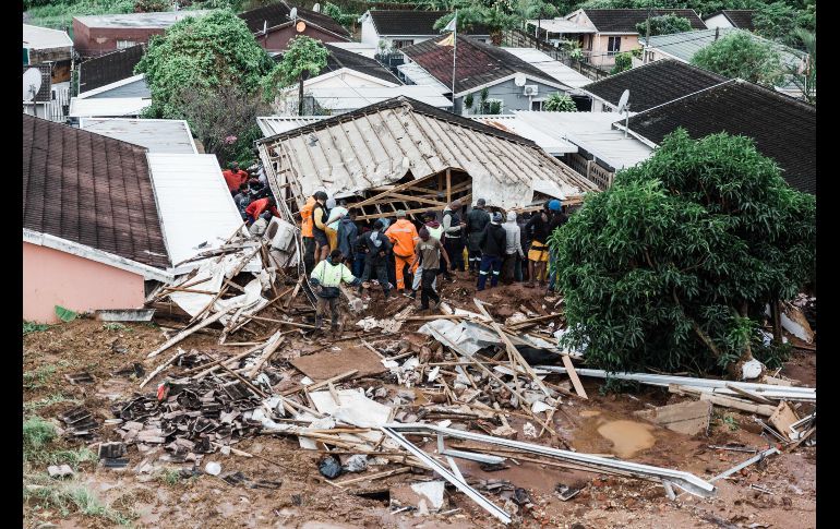 Más de dos mil casas y cuatro mil viviendas informales han sido dañadas por las lluvias torrenciales. AFP/R. Jantilal