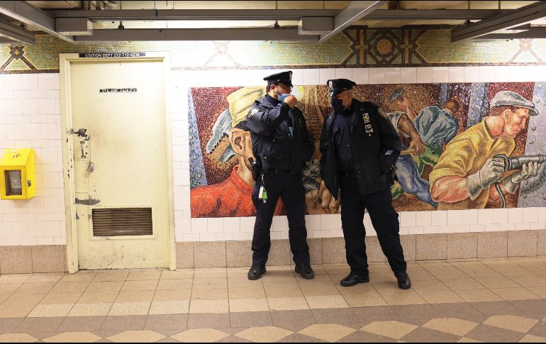 La policía detuvo hoy al sospechoso del tiroteo en el metro de Nueva York que dejó 23 heridos, diez de ellos de bala. AFP / M. M. Santiago